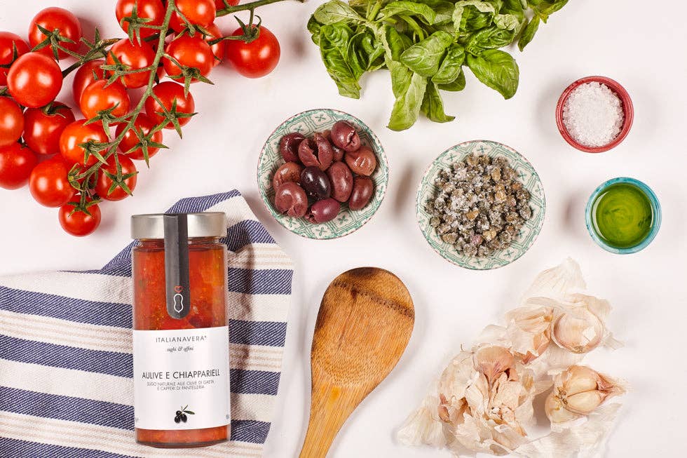 Zia Pia - Wholesale Sauce - Tomato Sauce with Olives and Capers1