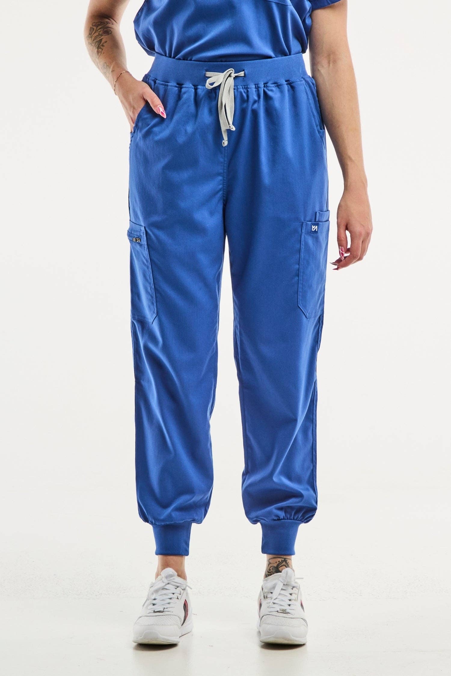 AELIN - Wholesale Healthcare Uniform - Women's - EMMA Jogger - Tenue médicale - Femme - Bleu roi8