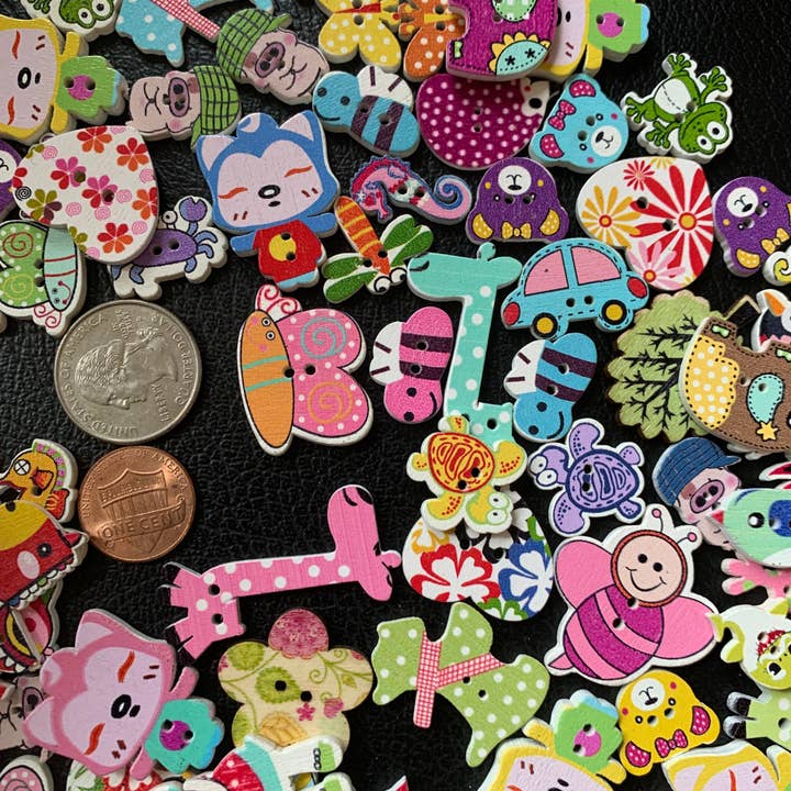 Magnifique Hearts - Vente Matériels de bricolage - Boutons de dessin animé avec personnages pour bricolage, scrapbooking, décoration3