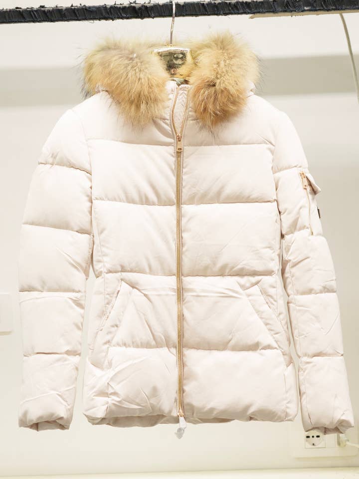 D68Jeans Wholesale - Wholesale Coat - Women's - Puffer coat with faux fur hood in cream color