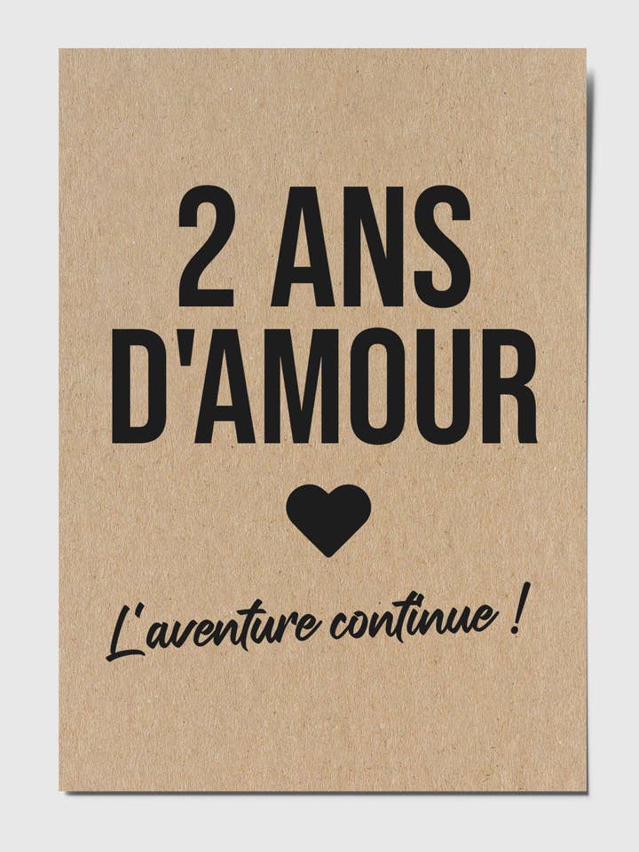 Carte postale "2 ans d'amour l'aventure continue !" pour la vente par HappyWeSisters