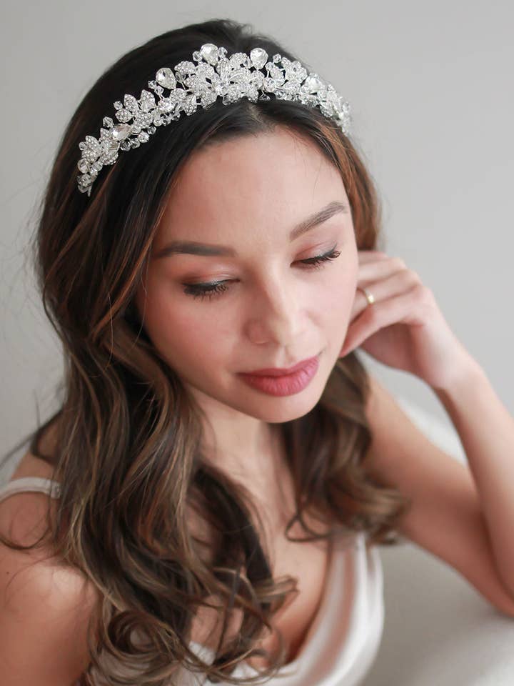 Diadème en cristal spectaculaire pour la vente par Dareth Colburn Designs