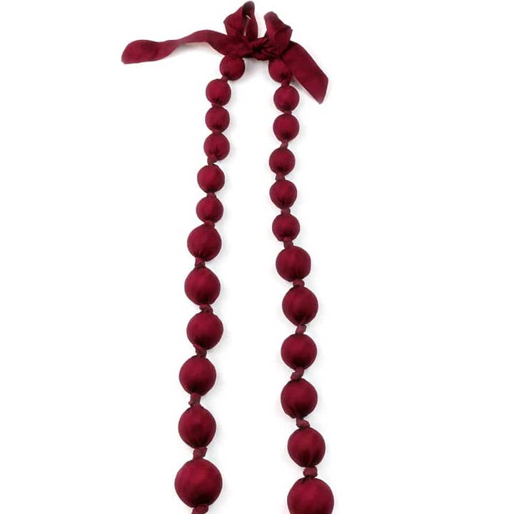 Collier en soie Kon L 15 pour la vente par LOOM Fair Trade