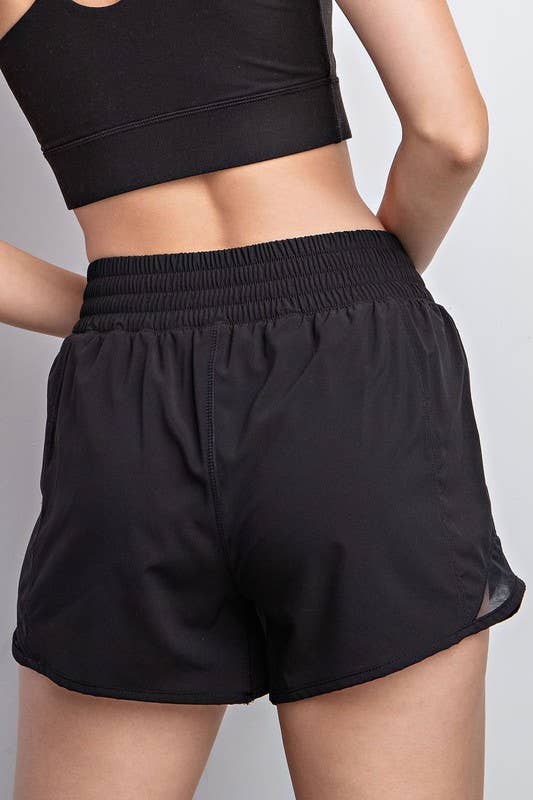 Sunday Morning - Vente Short de sport – femme - Shorts à taille smockée avec empiècement en mesh sur les côtés1