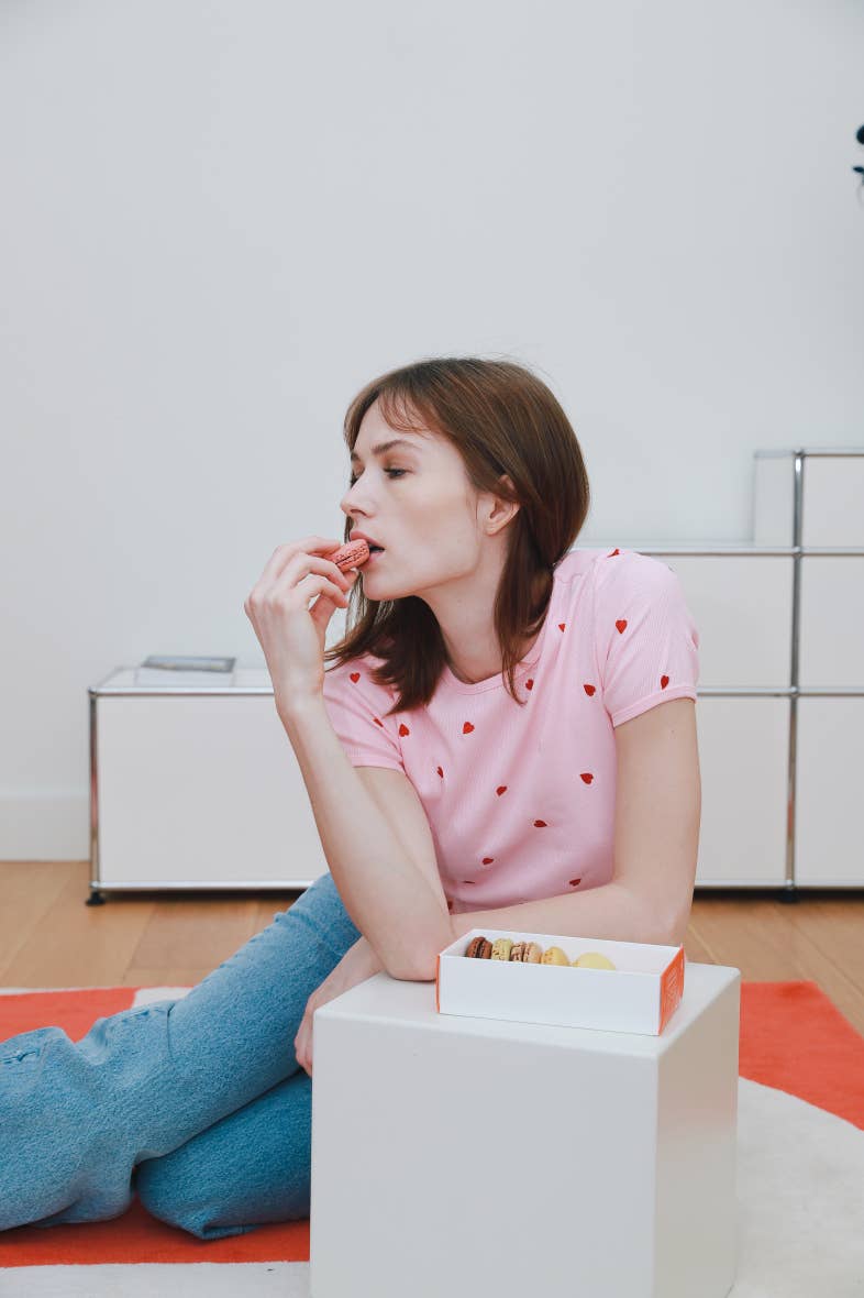 EASY MODE - Wholesale T-Shirt - Women's - Embroidered T-shirt top - 11089