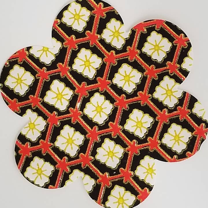 047 Kikkou Chiyogami rouge et noir pour la vente par Sweet Space Studio