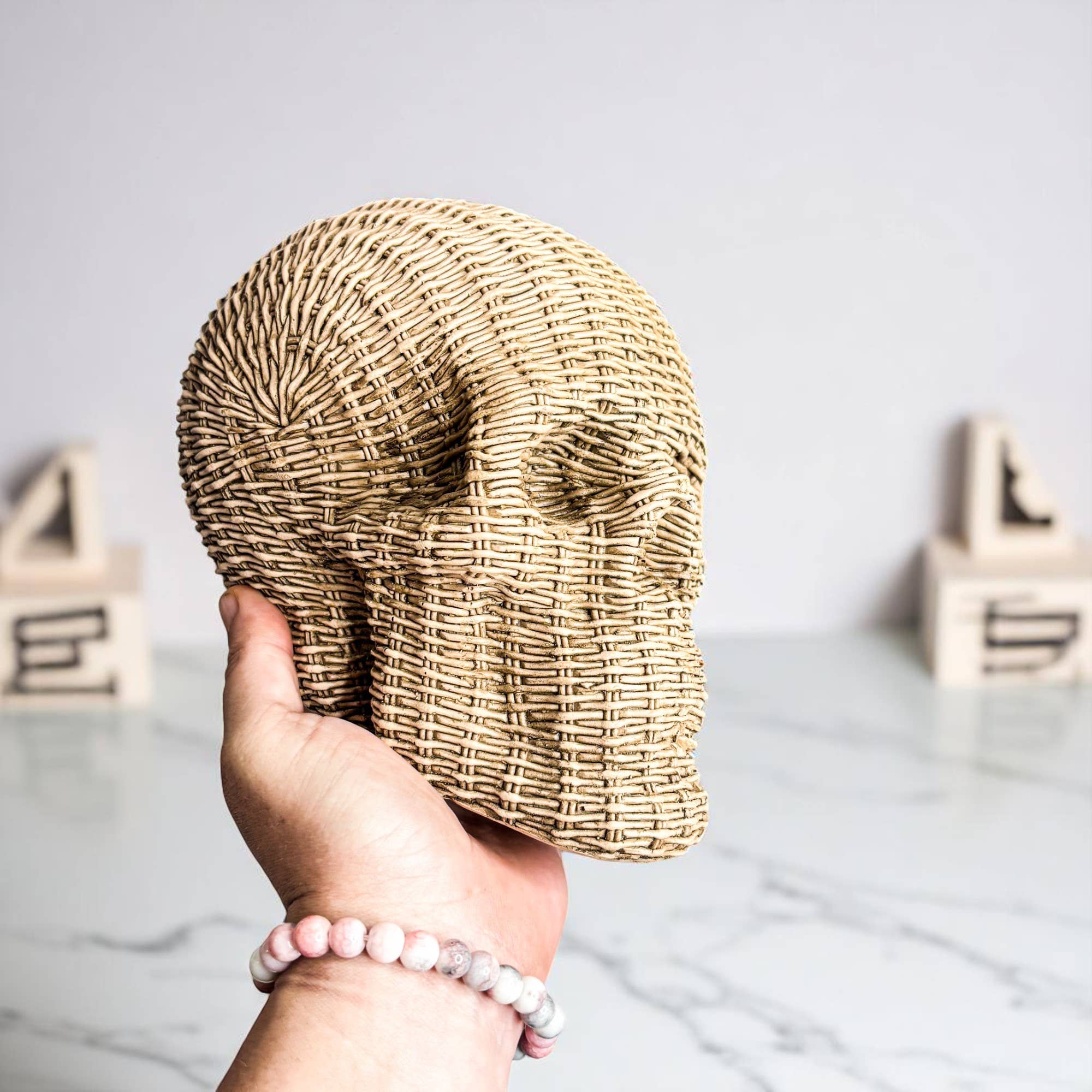 Gia Roma - Wholesale Decorative Figurine - Resin Skull Statue Rattan Halloween Gothic Home Decor Unique54
