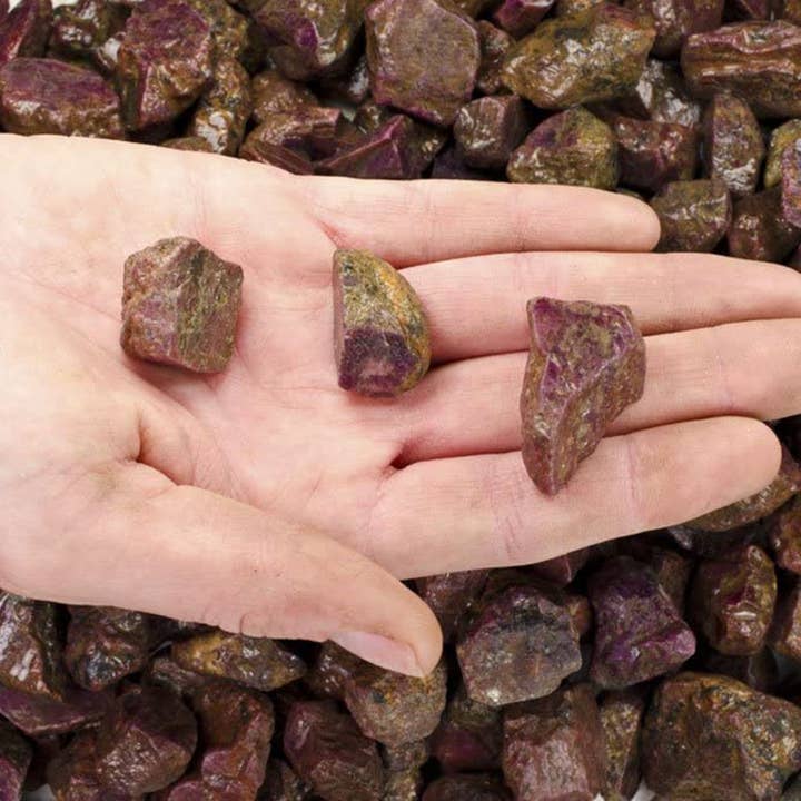 Fantasia Mining - Wholesale Spirituele steen/kristal - Ruwe korund Ruby HG - India - Ruwe natuurstenen (1 pond)1