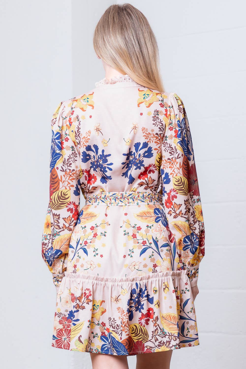 SAUMON MULTI Robe imprimée florale à col chinois avec bordure en dentelle HD30449T en vente sur Faire5