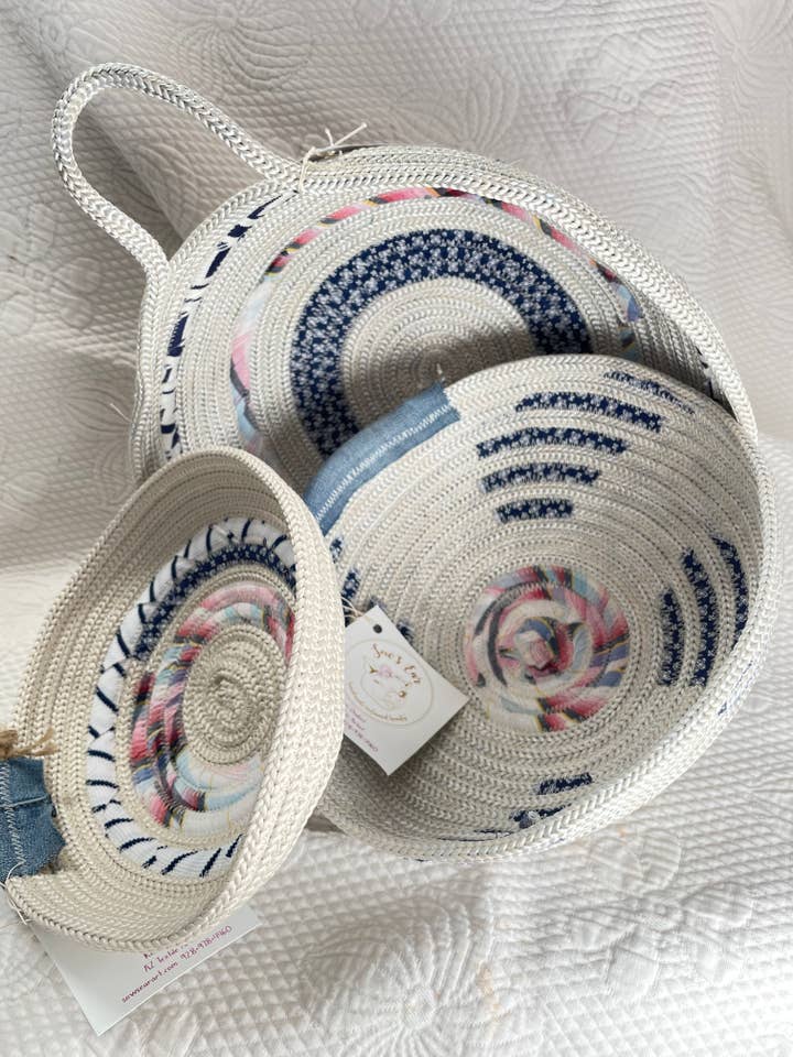 Set di ciotole in corda blu naturale per la vendita all'ingrosso da parte di Sow's Ear