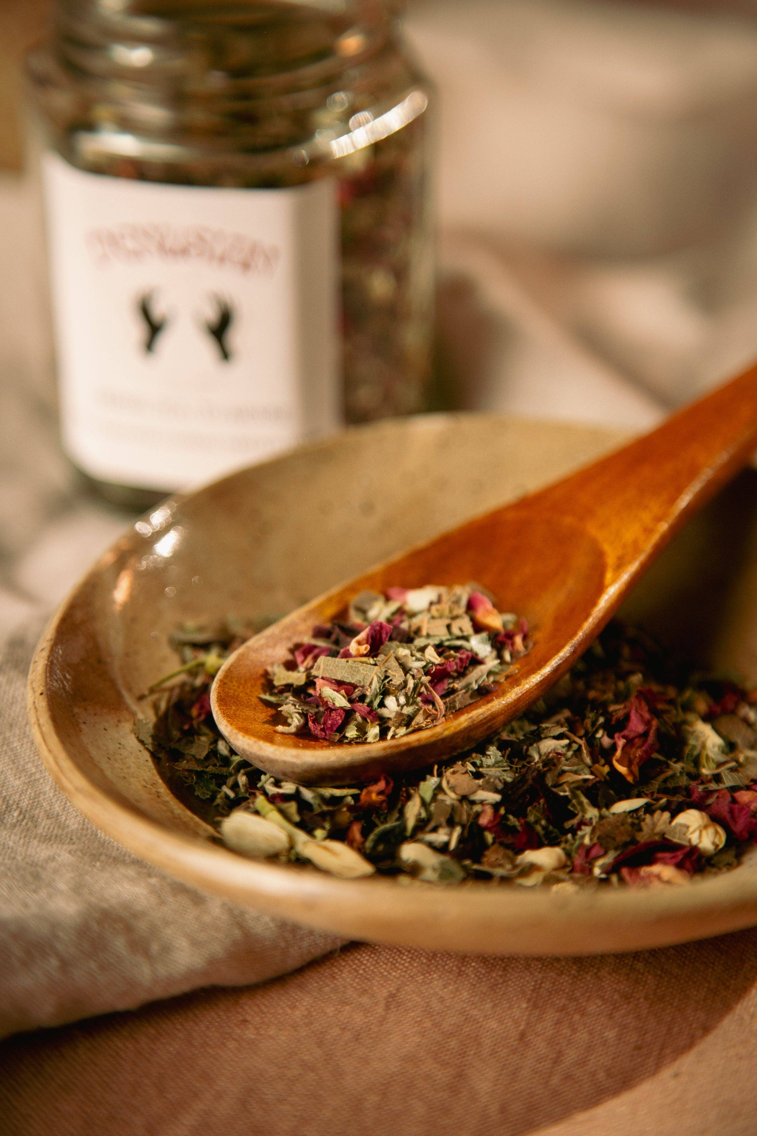 Sacred Sisters Apothecary - Vendita all'ingrosso Tè sfusi - Venusian (tè afrodisiaco a base di erbe)3