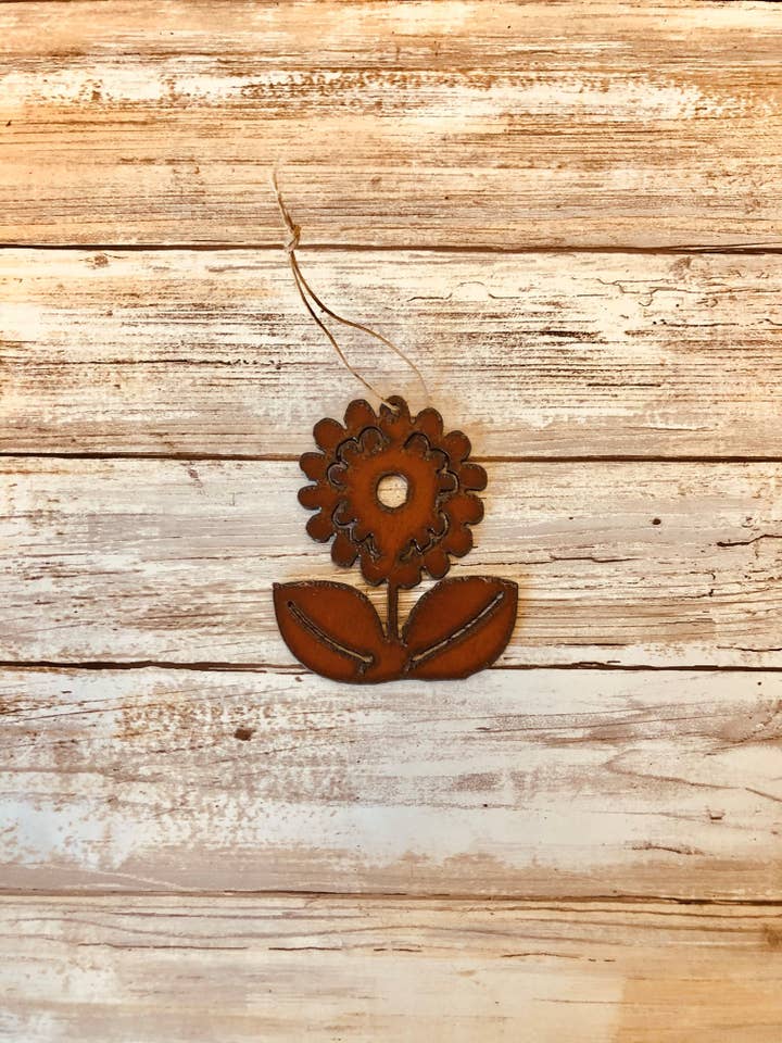 Flower Jaidyn Ornament for wholesale by Universal Ironworks USA