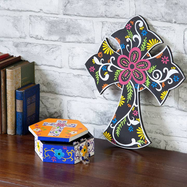 Plaque Croix Peinte pour la vente par Siesta