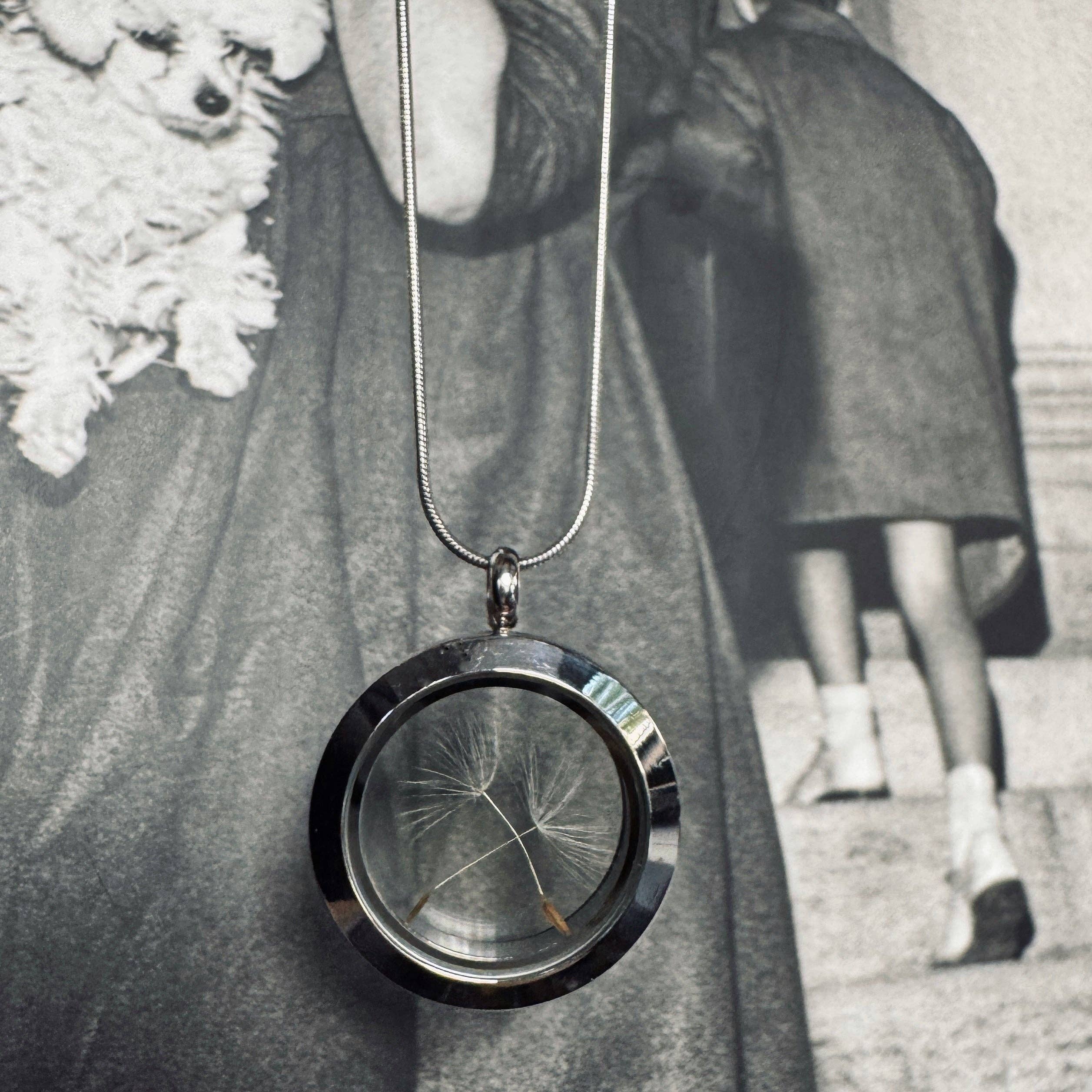 My Little Nature – Engroshandel Halskæde med vedhæng – Håndlavet halskæde med mælkebøttefrø – symbol på ønsker og drømme9