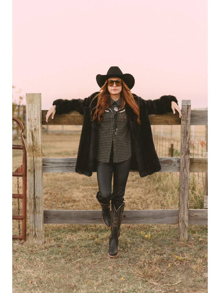 Rodeo Hippie - Wholesale Button Down Shirt - Women's - MOD WESTERN BUTTON BLOUSE (Pre-pack 2/2/2/1)4