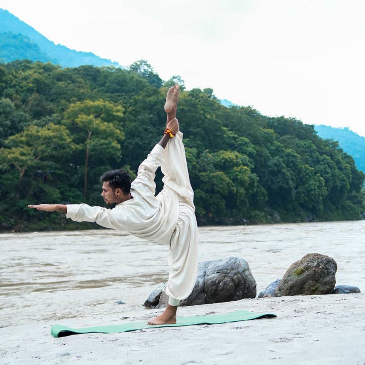 Men Yoga Pants and Yoga Top Set White -Prithvi for wholesale by AKISO