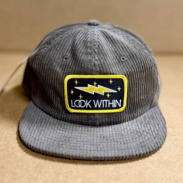 Olhar dentro do chapéu Corduroy por atacado de SheeleyCo