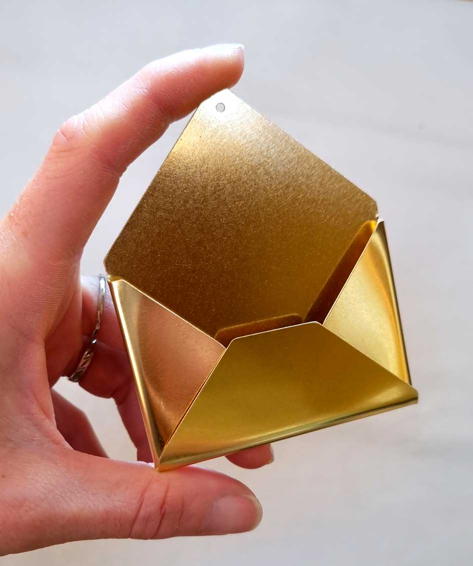 Delphine Plisson - Vendita all'ingrosso Decorazione da parete 3D - Busta da parete in ottone mini o grande0