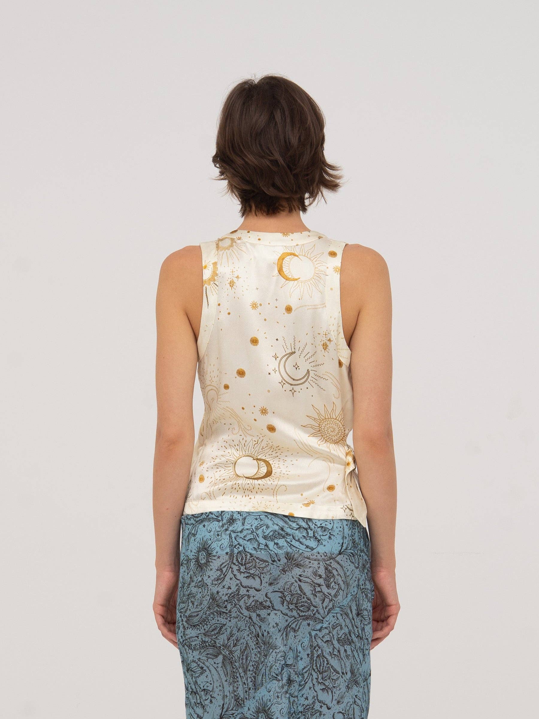 CARMEN SAYS - Wholesale Outerwear Vest - Women's - Priest Solar System-Printed Waistcoat4