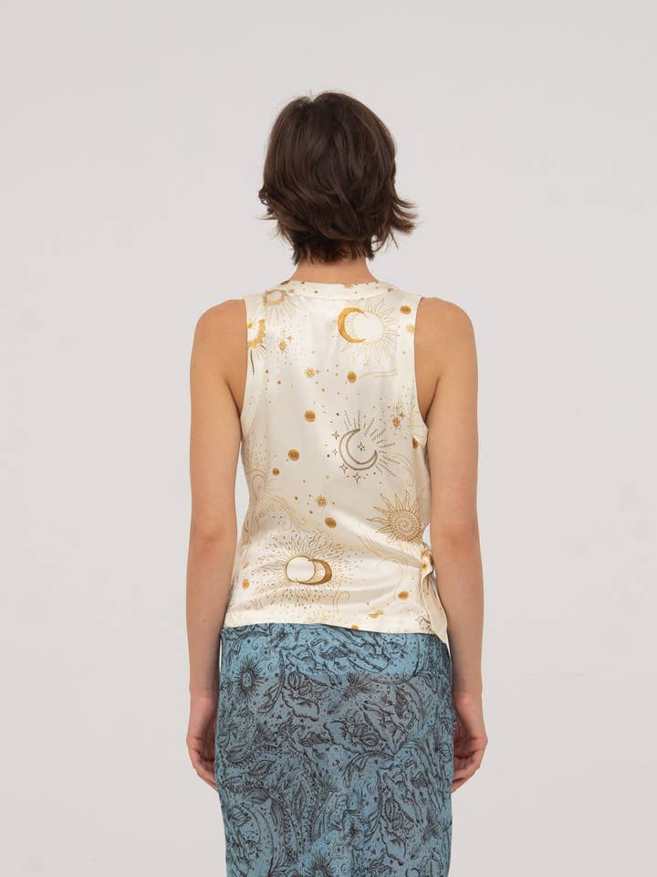 CARMEN SAYS - Wholesale Outerwear Vest - Women's - Priest Solar System-Printed Waistcoat4