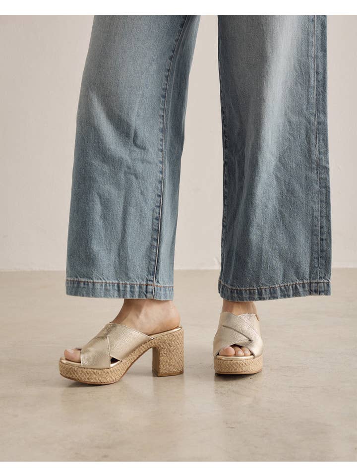 POPA - Wholesale Platform Heels - Women's - Melibea Gold Laminated Sandal1