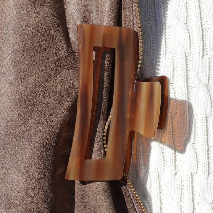 Kōv Essentials - Wholesale Hair Clip - Women's - Daily Clip in Honey