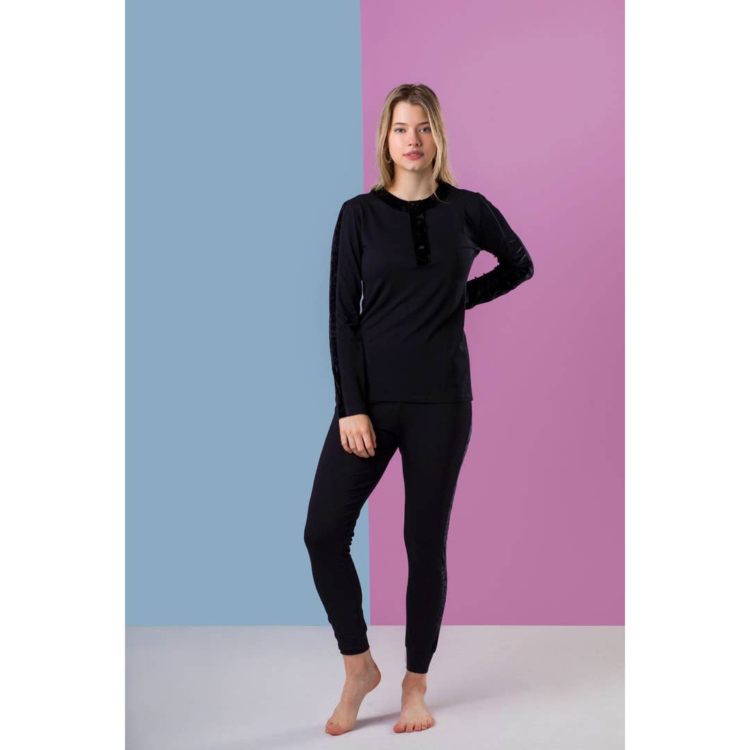 Pyjama à détails en velours écrasé - Plum pour la vente par Ellwi Design