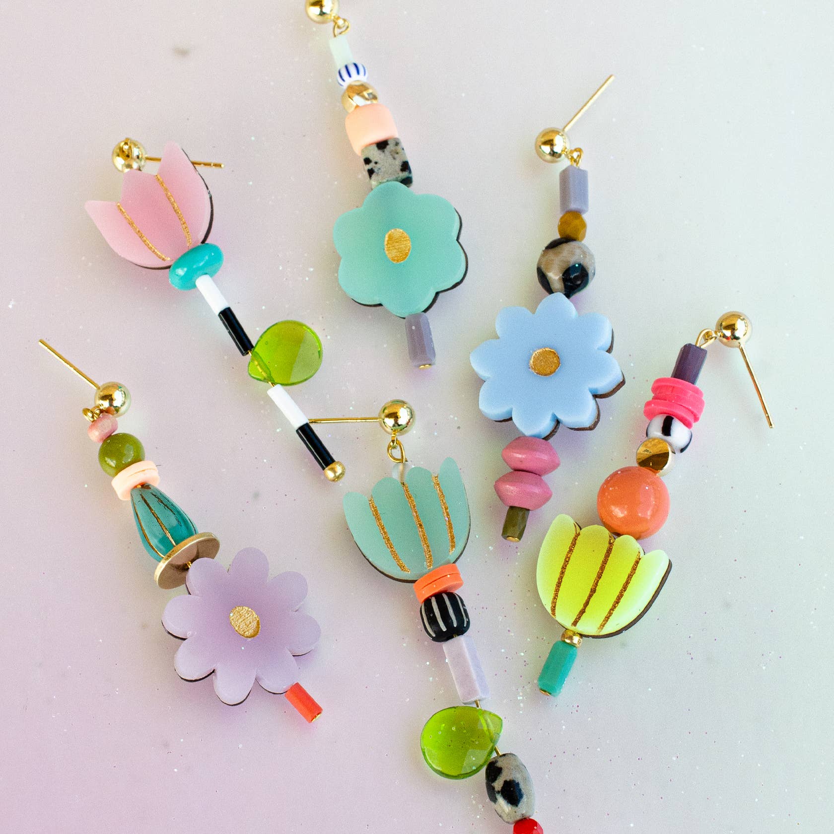 Jill Makes - Venta al por mayor Pendientes colgantes - Pendientes coloridos de acrílico con flores combinables4