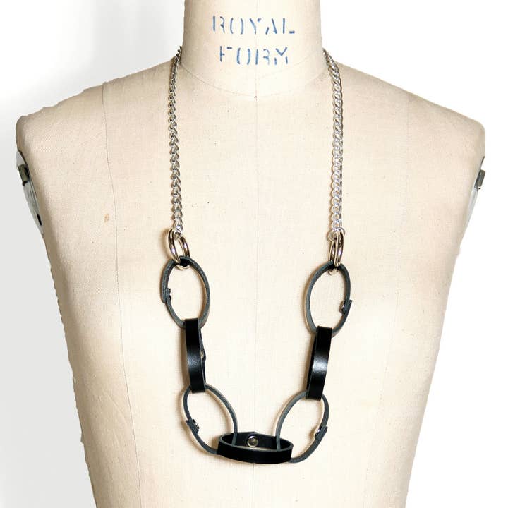 Link Necklace for wholesale by Audio Helkuik