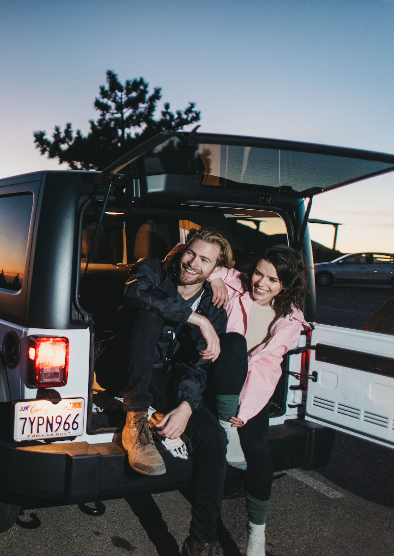 Vos Sports Inc. - Wholesale Jacket - Unisex - 3203 100% Taffeta Nylon Water Resistant Coach Jacket11