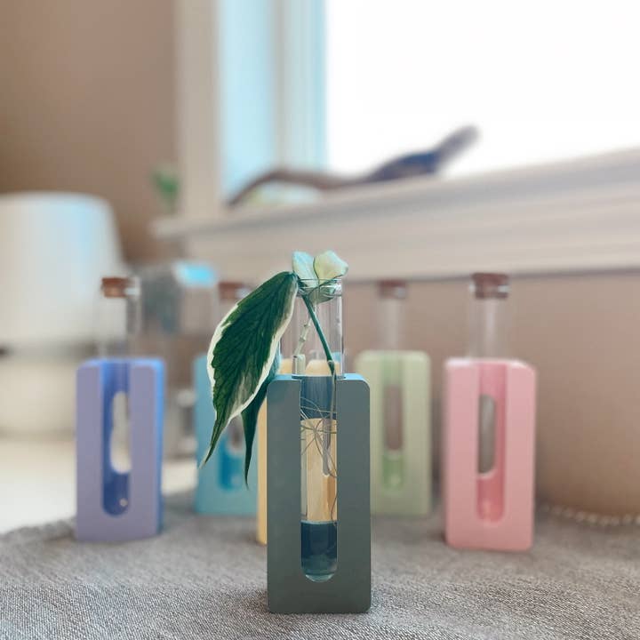 Plant Voyage - Wholesale Hanging Planter - Glass Roots Propagation Station