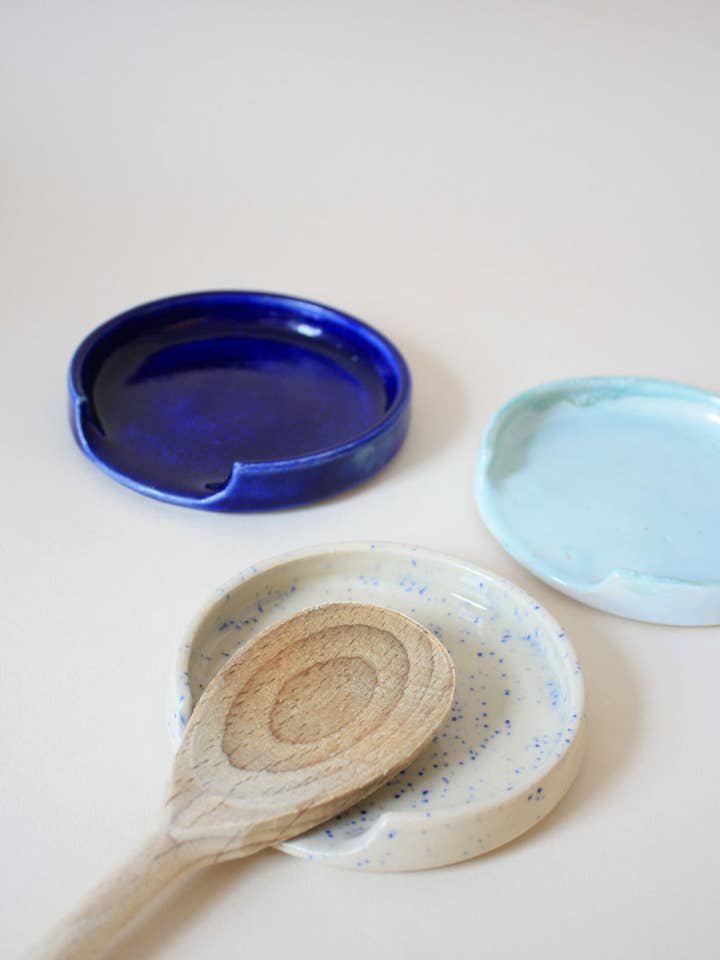 Spoon rest in doce for wholesale by andrea frieling ceramics