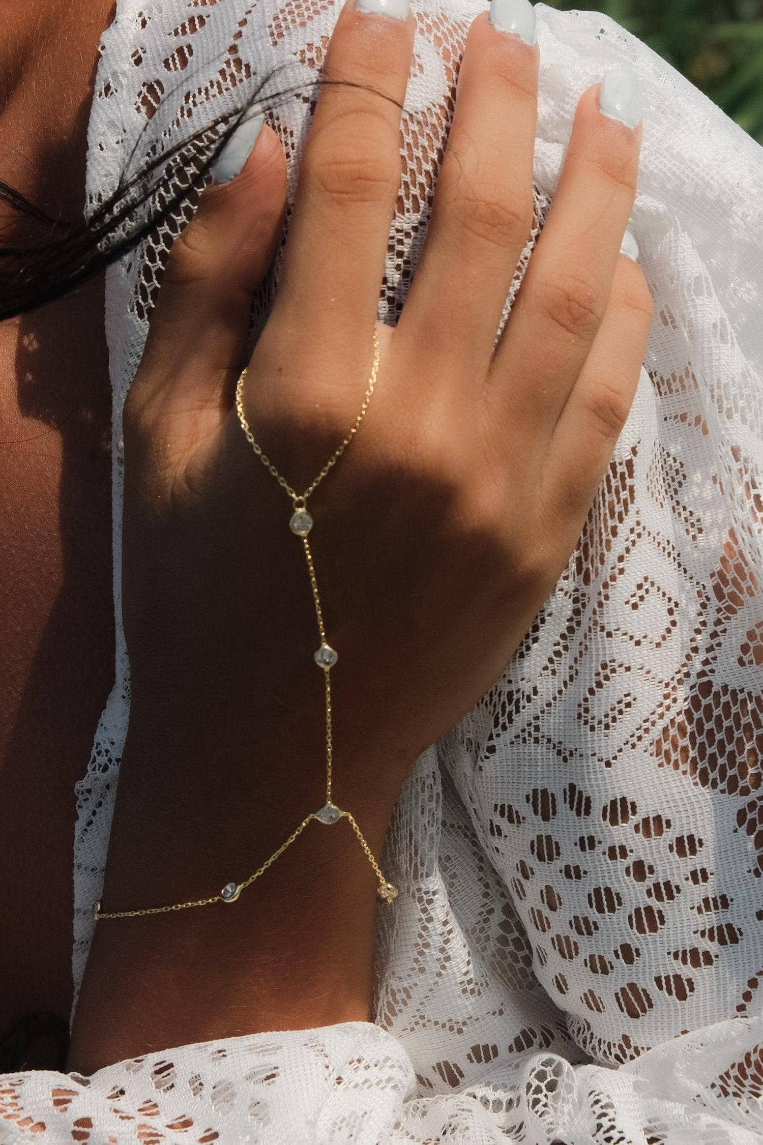 Selen Jewels - Wholesale Link & Chain Bracelet - Bezel Diamond Hand Chain3