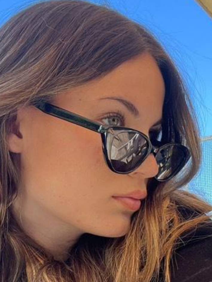 Lunettes de soleil œil de chat Charlotte Summers pour la vente par DON JOHN BY VICTORIA CHARLES