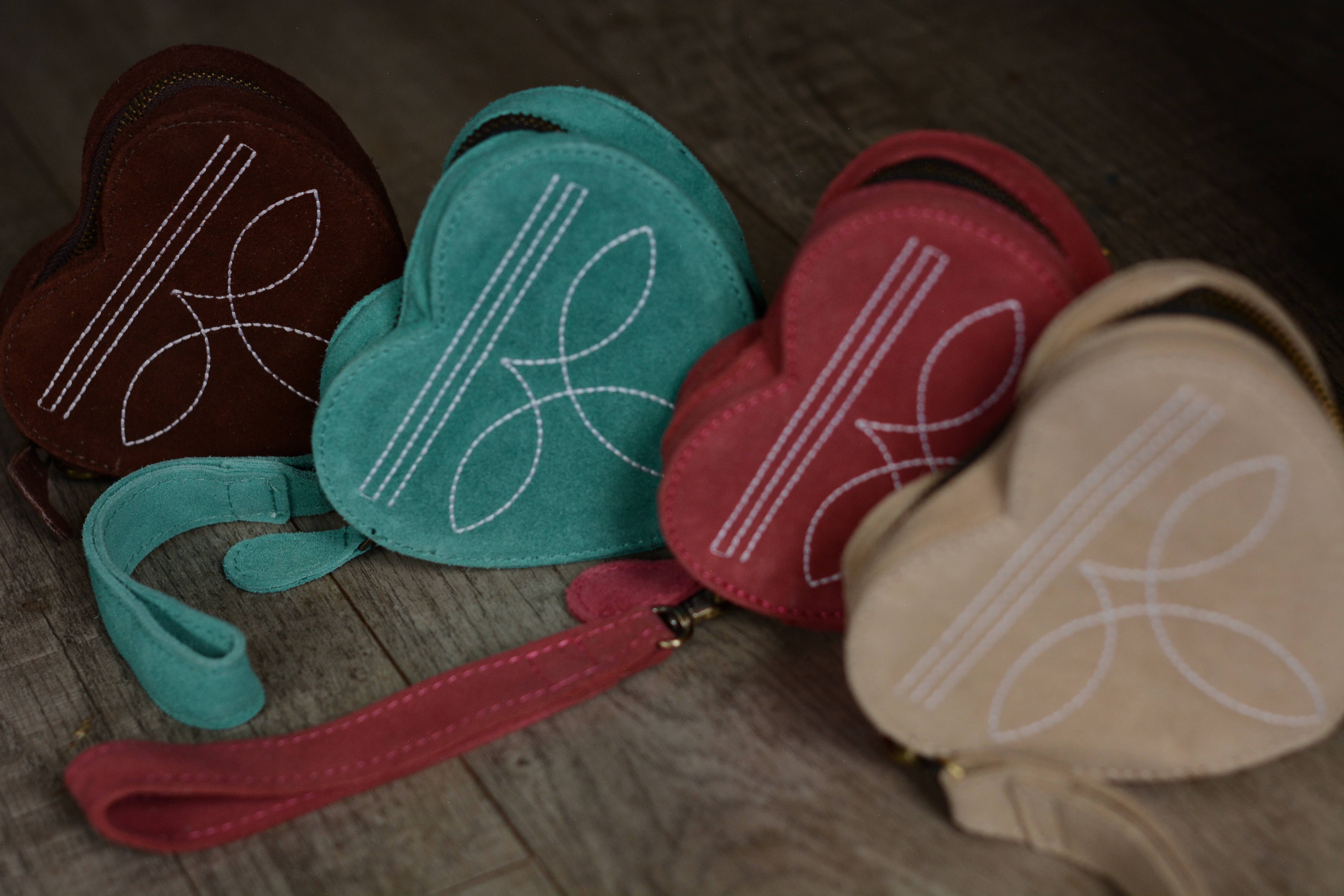 FRINGE & LUXE - Wholesale Wristlet - The Heartline Case
8