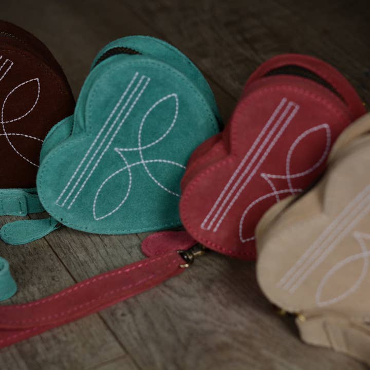 FRINGE & LUXE - Wholesale Wristlet - The Heartline Case
8