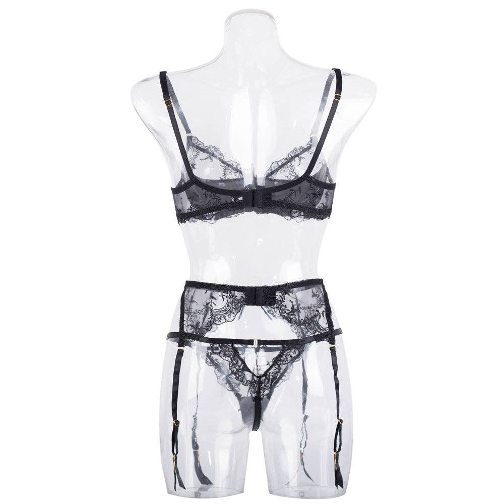 Sweetkama - Wholesale Lingerie - Dames - Sexy lingerieset met borduurwerk en jarretellegoriem CQX05232