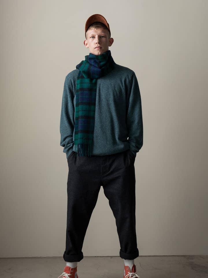 Écharpe en laine d'agneau tartan Heritage - Blackwatch pour la vente par Kiltane