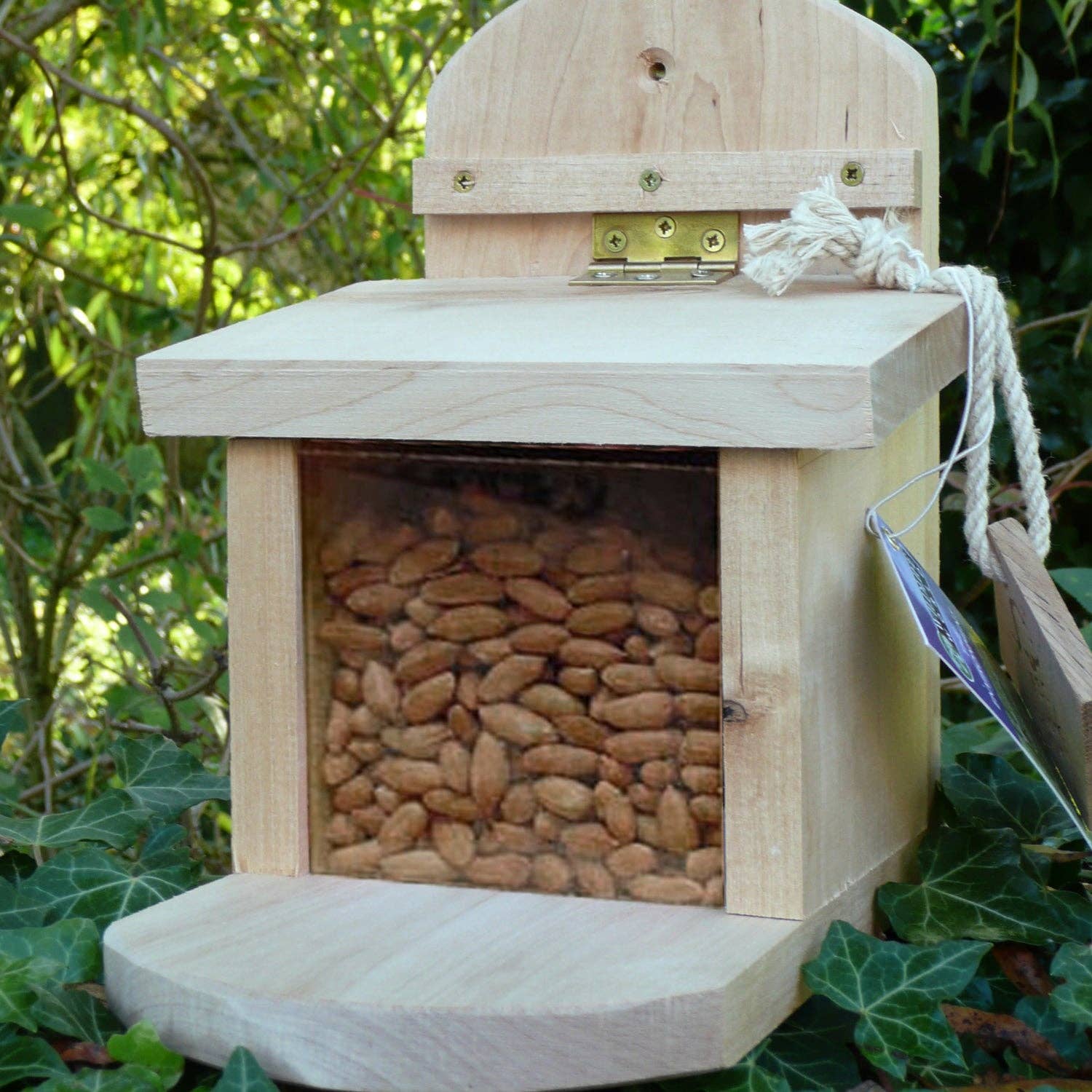 Wildlife World – wholesale Bird feeder – Squirrel Feeder1