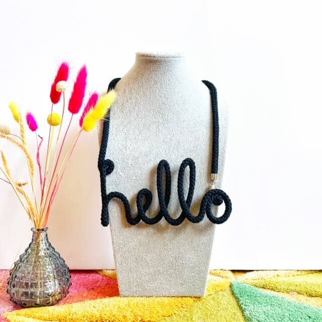 Handmade by Tinni - Wholesale Geweven ketting - The Hello Word Necklace - Handgemaakt door Tinni4