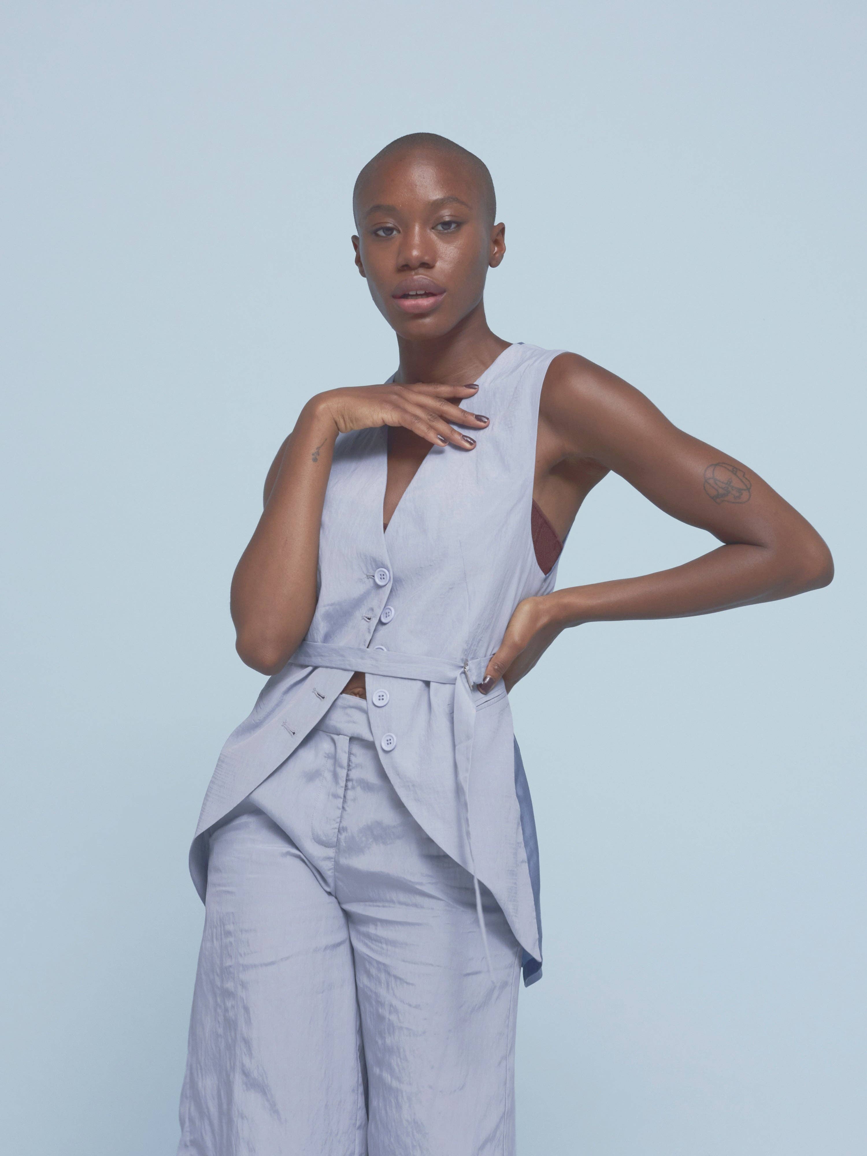 SUNDAY LIFE - Wholesale Outerwear Vest - Women's - ALICE—WAISTCOAT WITH SPLIT FABRICS ON THE BACK1