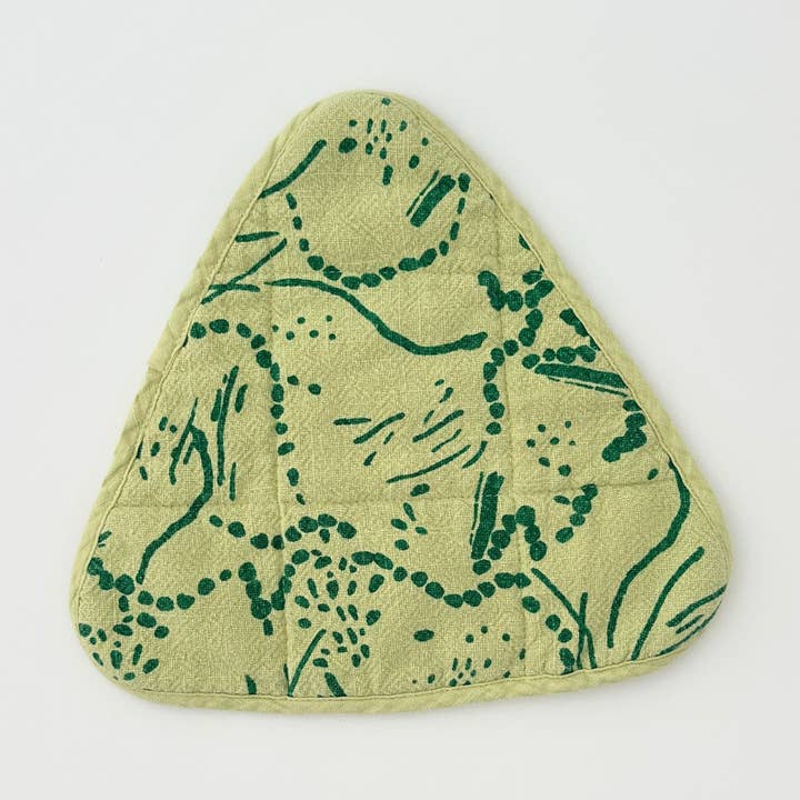 Jenny Pennywood – wholesale Oven mitt/pot holder – Triangle Potholder - Drape - Circus Green - Pear0