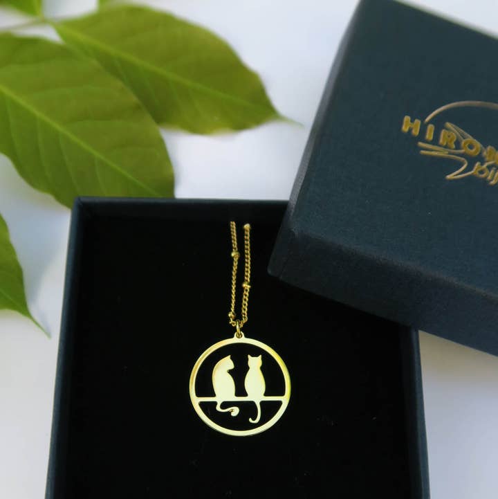 Hirondelle Bijoux - Wholesale Pendant/Charm Necklace - Gold or silver necklace for two perched cats, animals, fine