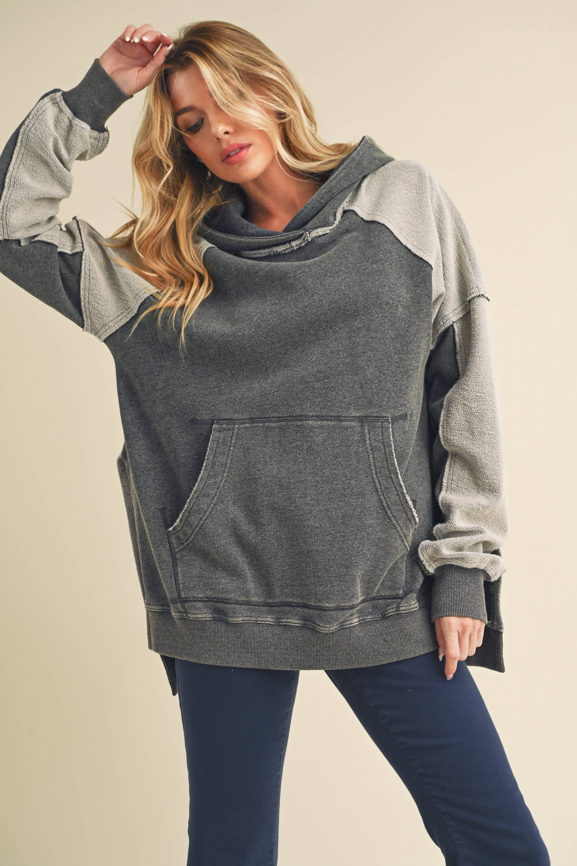 AEMI + CO – wholesale Hoodie – Women's – 966CK Deb Washed Hoodie 527