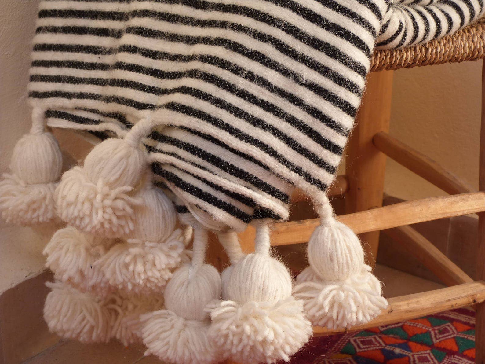 MARRAKECH METACRAFT LTD – wholesale Throw blanket – Moroccan throw blanket black and white striped plaid1