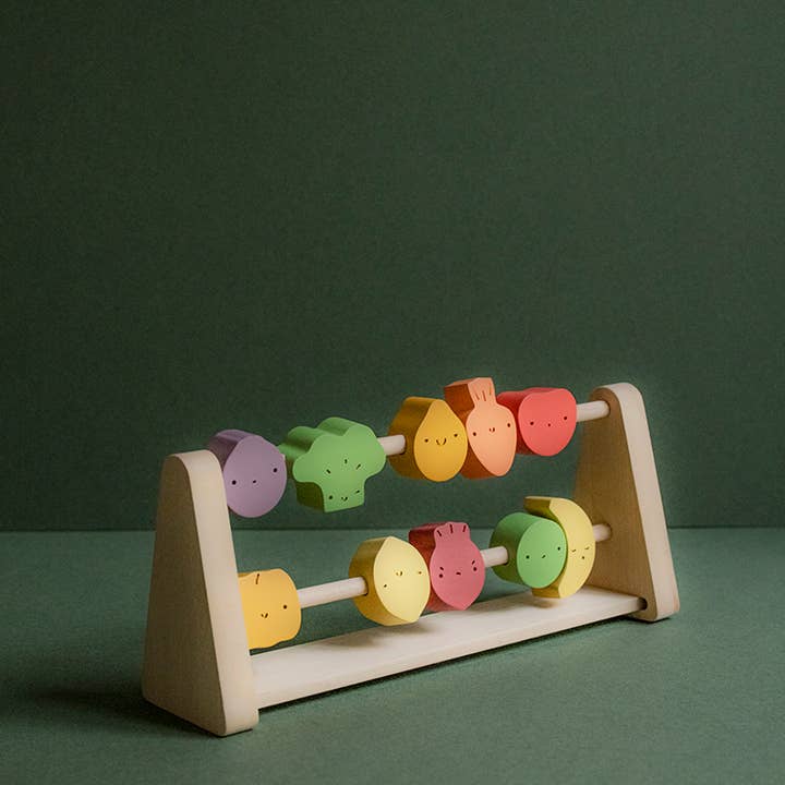 Abacus en bois. Récolte pour la vente par Babai