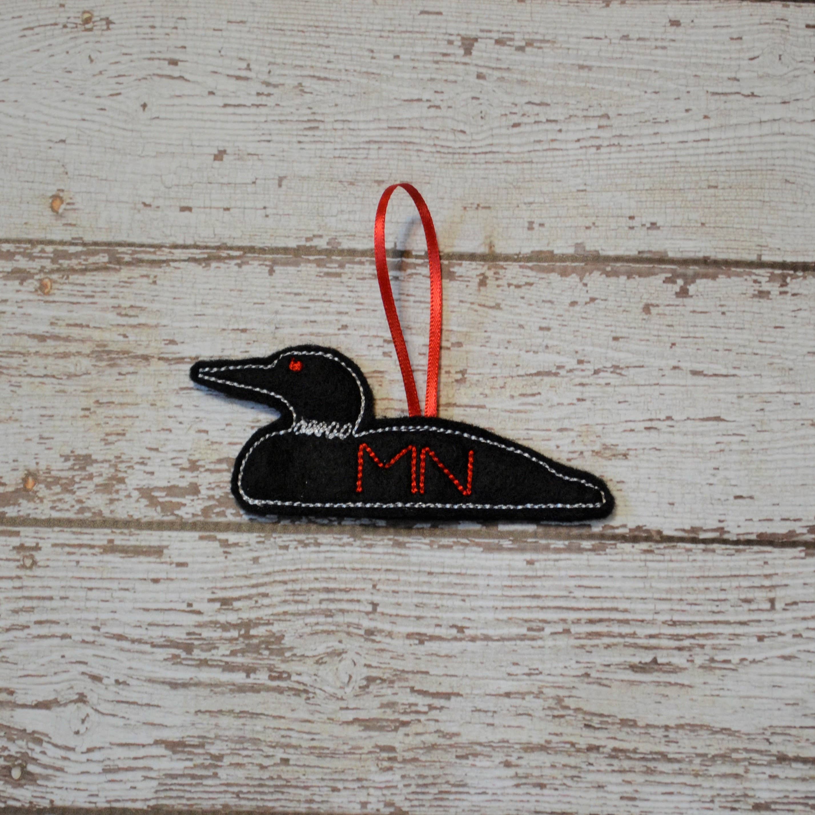 SewMuchMoreStore - Vente Objets de décoration - MN Loon ornement en feutre brodé4