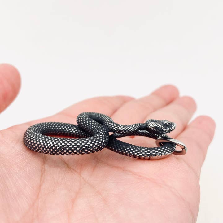 Mio Queena - Vendita all'ingrosso Attrezzature per lavoretti e fai da te - Ciondolo a forma di serpente in acciaio inossidabile annerito - MJ/MNP1