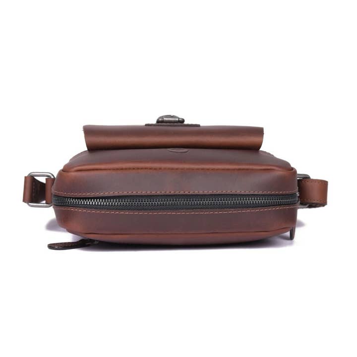 TLG Canada - Wholesale Messenger Bag - Men's - Voyager Leather Messenger Bag