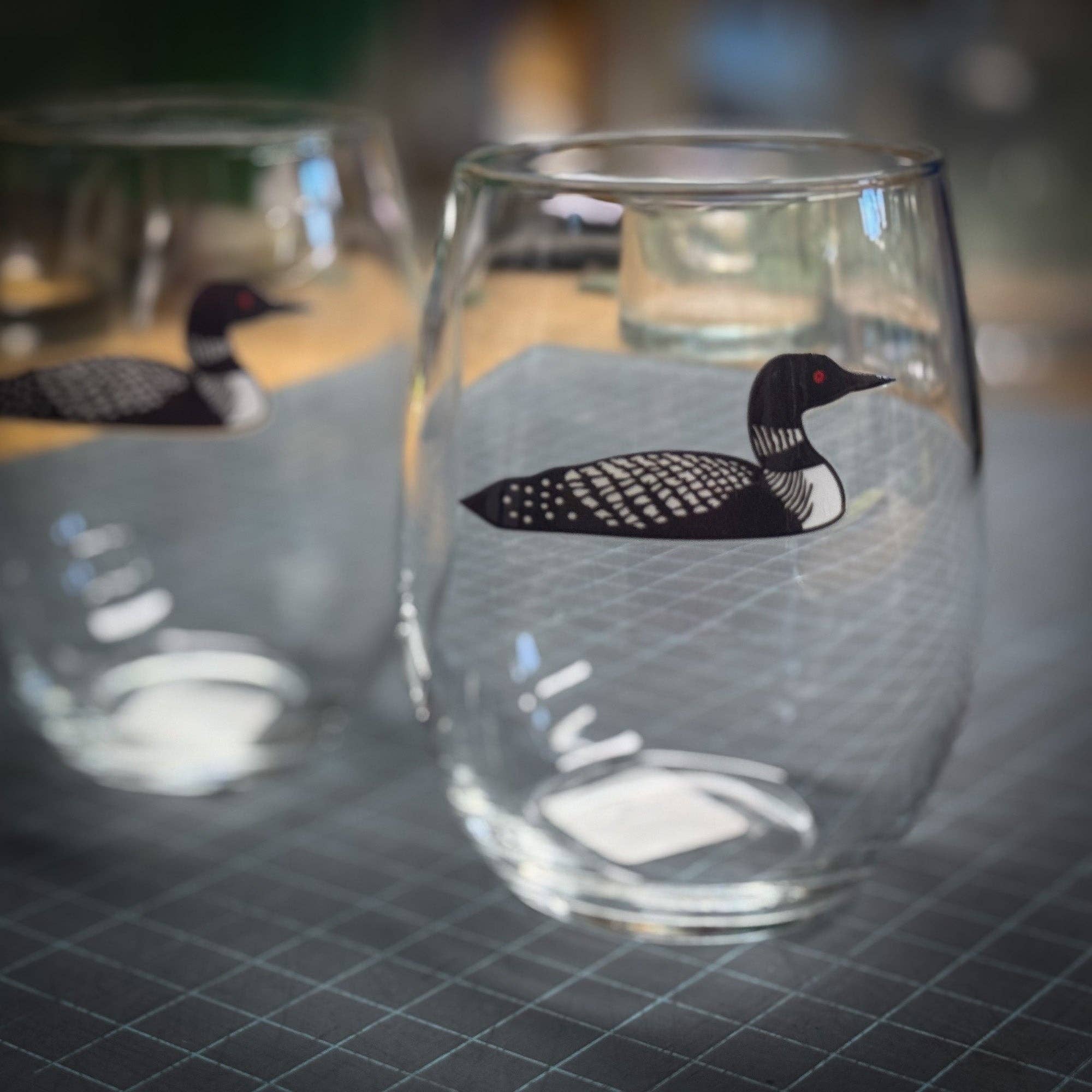 Adirondack Etching LLC - Wholesale Wine Glass - Loon Full Color - 15 oz Stemless Wine Glass1